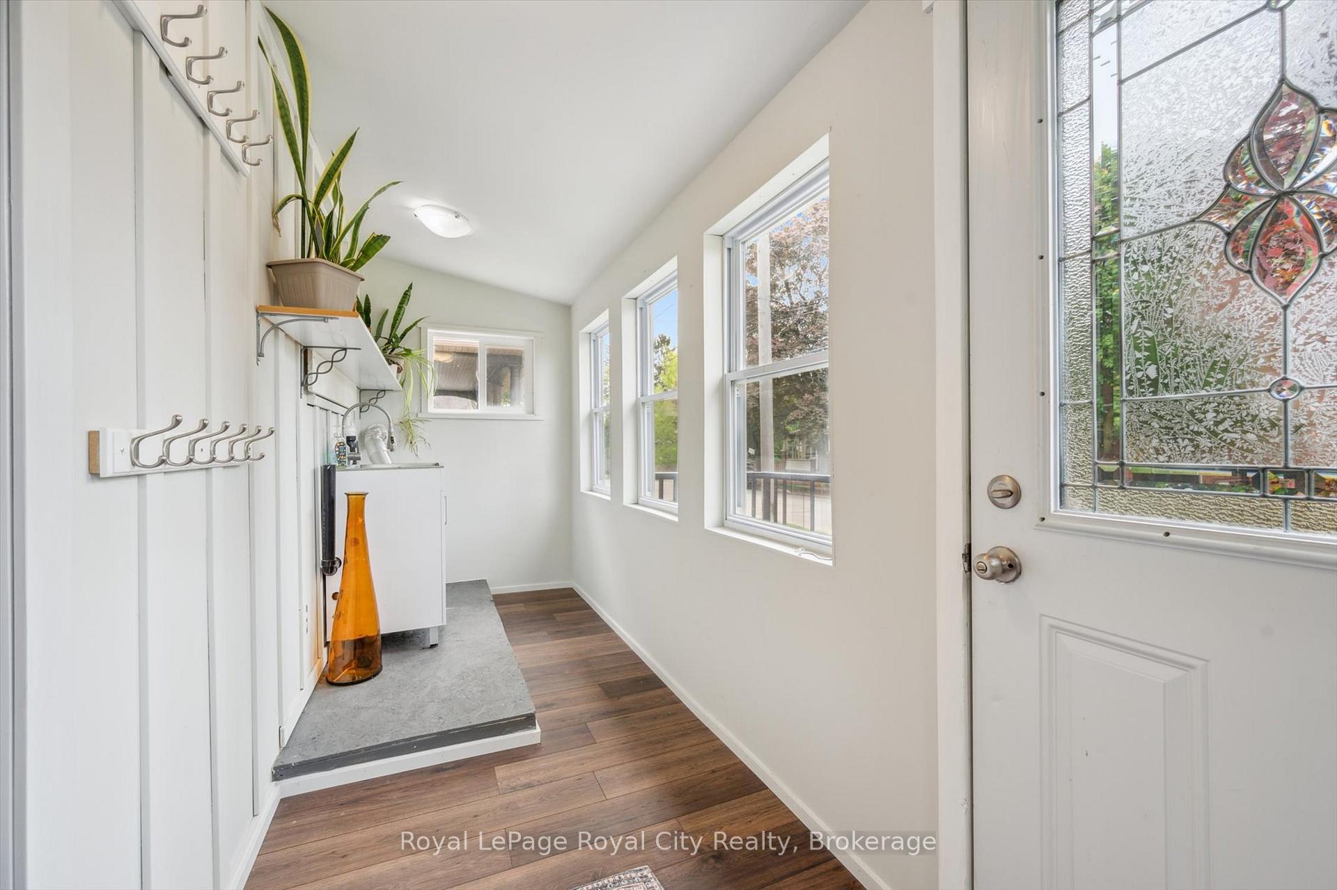 Photo 3 of 40 Alma Street S, Guelph, Junction/Onward Willow — HOMEH