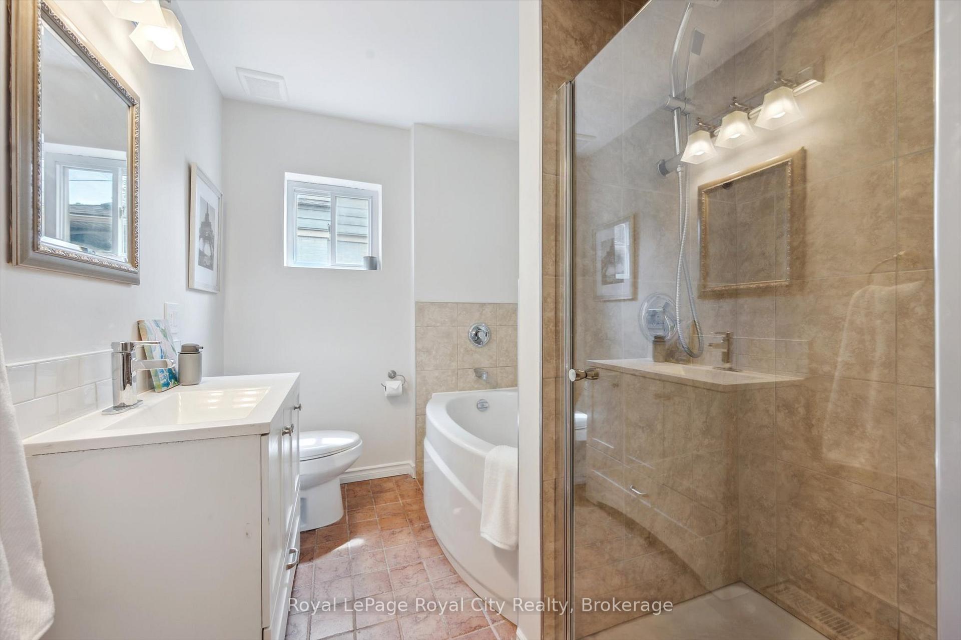 Photo 12 of 40 Alma Street S, Guelph, Junction/Onward Willow — HOMEH