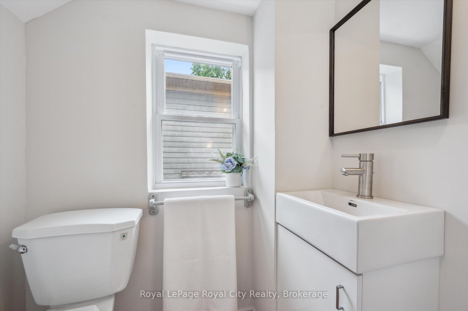 Photo 15 of 40 Alma Street S, Guelph, Junction/Onward Willow — HOMEH