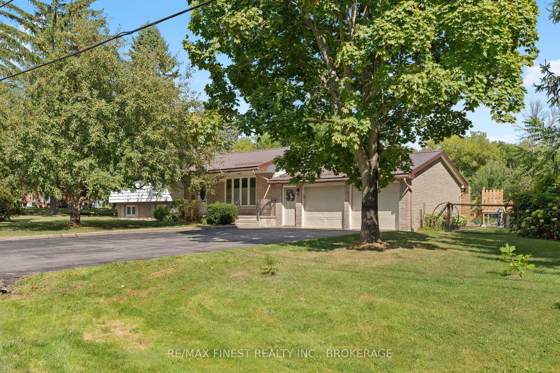 Photo 1 of 6028 McMahon Drive, Frontenac, Frontenac South — HOMEH