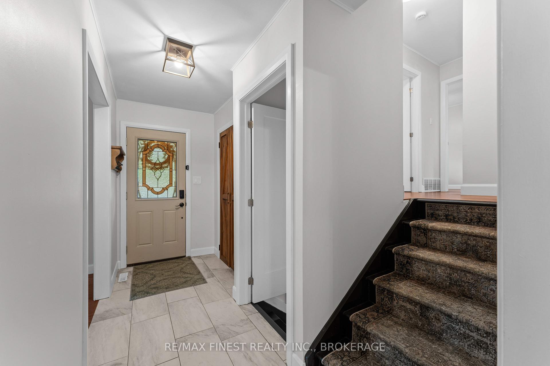 Photo 5 of 6028 McMahon Drive, Frontenac, Frontenac South — HOMEH
