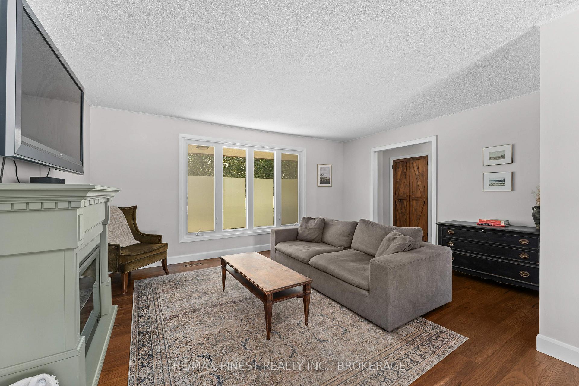 Photo 9 of 6028 McMahon Drive, Frontenac, Frontenac South — HOMEH