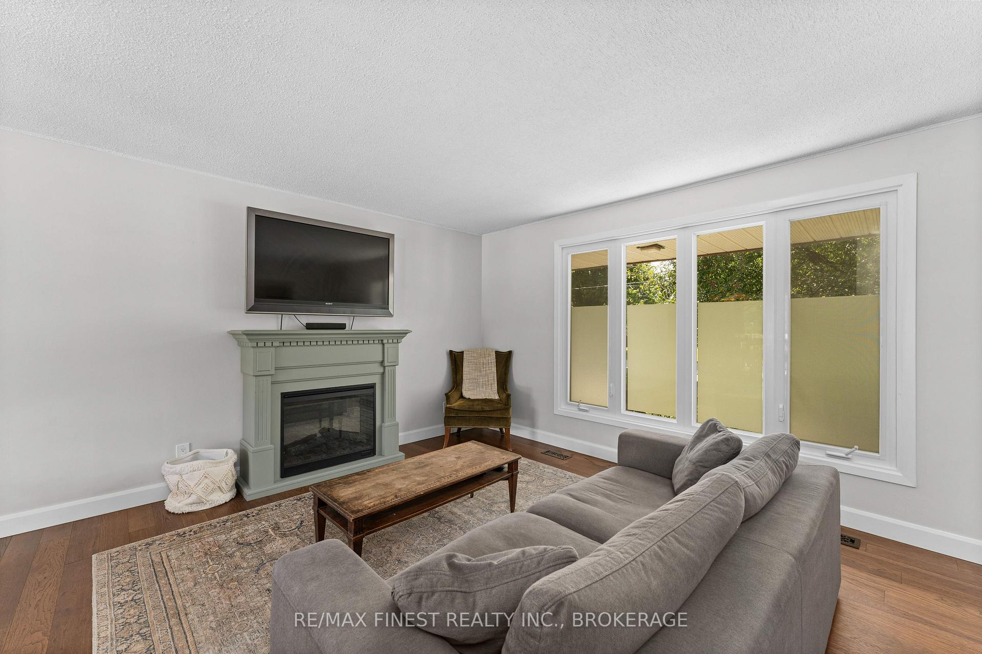 Photo 10 of 6028 McMahon Drive, Frontenac, Frontenac South — HOMEH