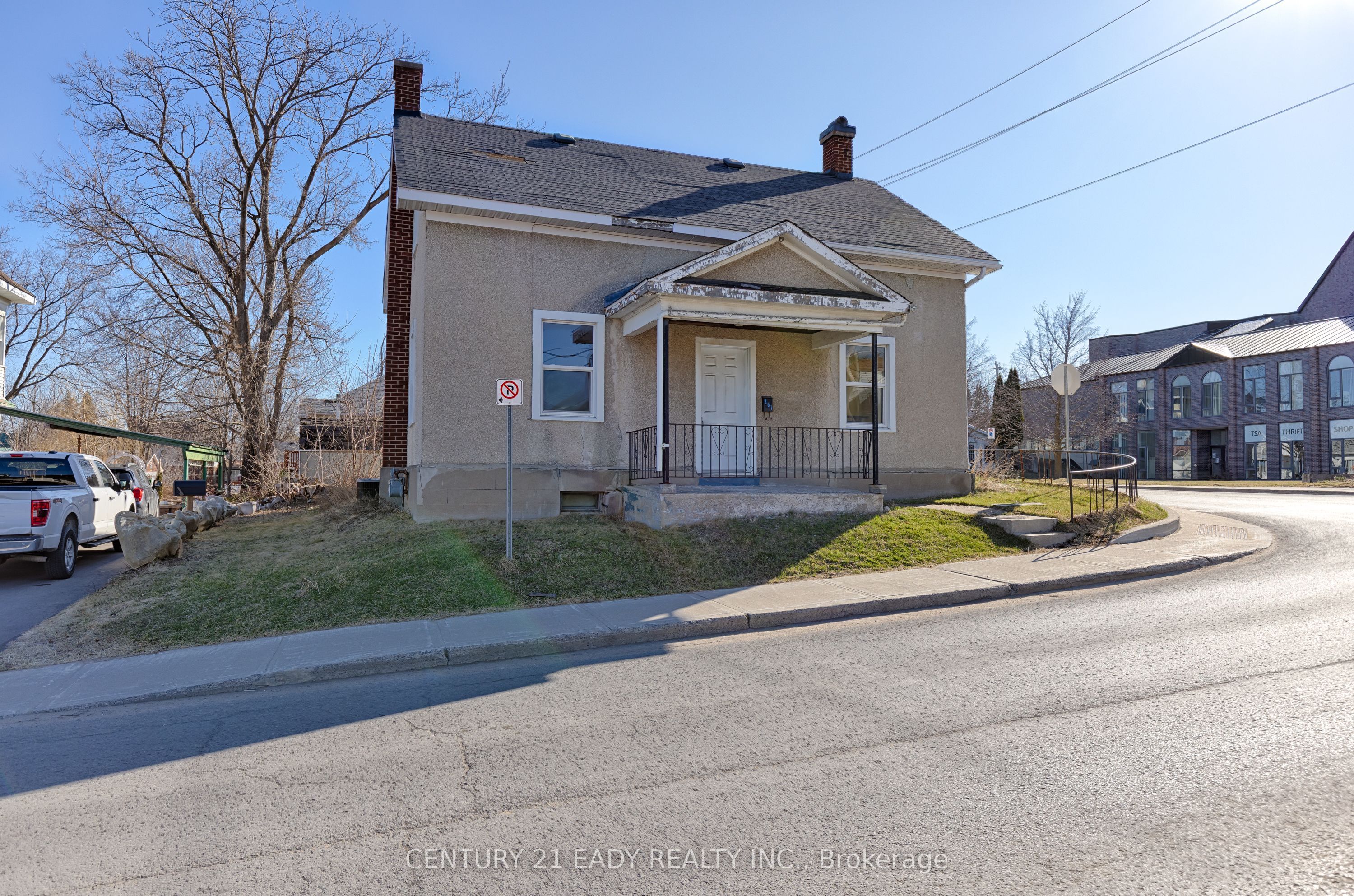 Photo 56 of 261 Plaunt Street S, Renfrew — HOMEH