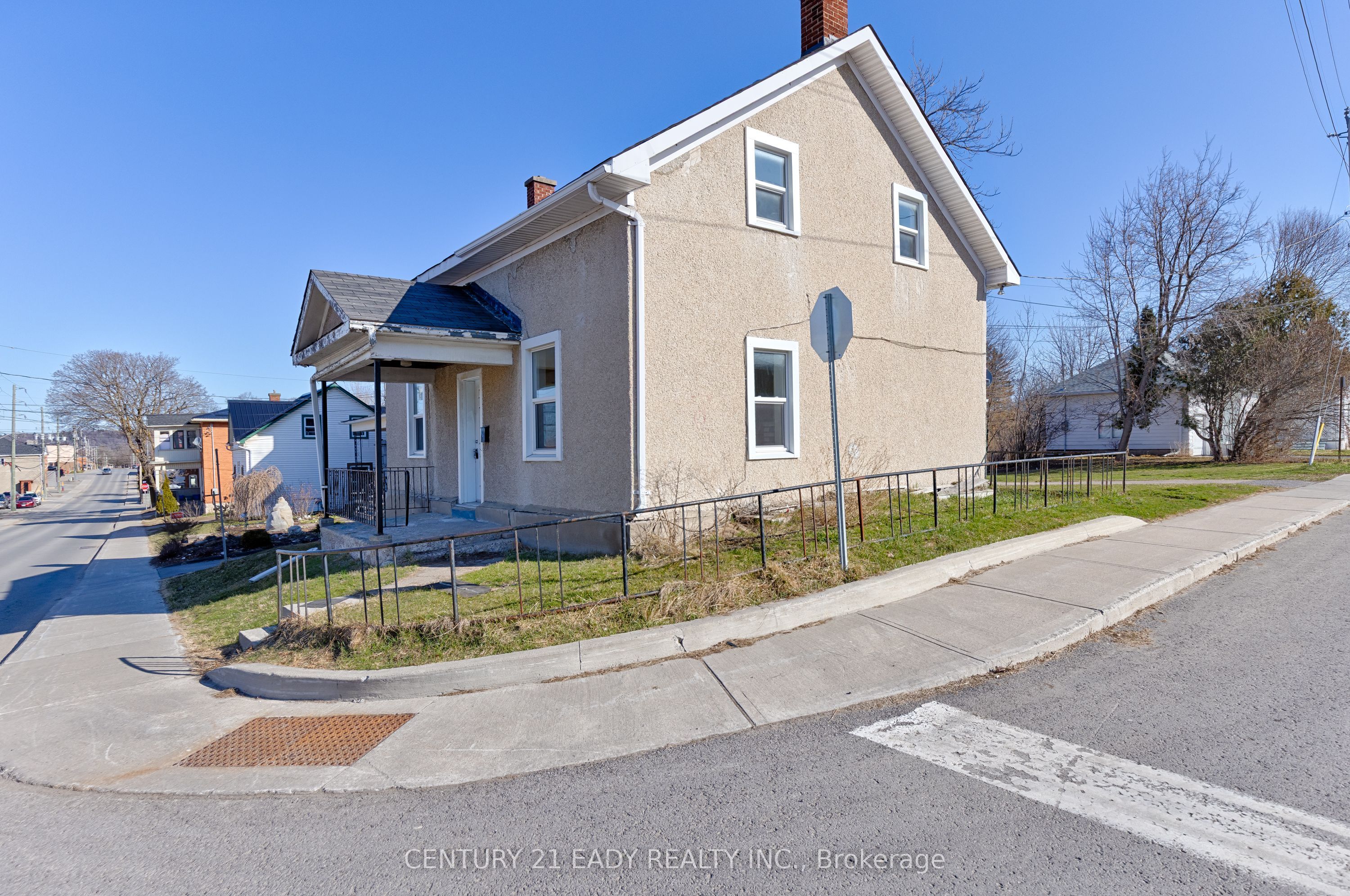 Photo 53 of 261 Plaunt Street S, Renfrew — HOMEH