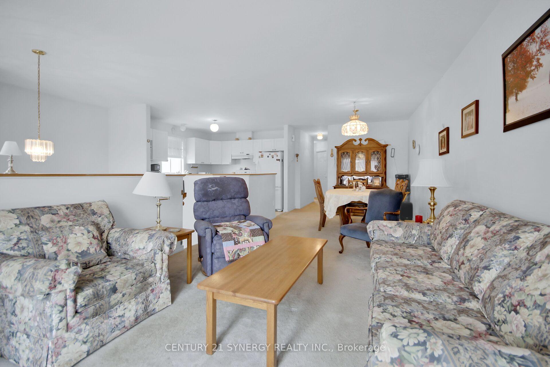 Photo 9 of 22 Splinter Crescent, Ottawa, Fairfield Heights — HOMEH
