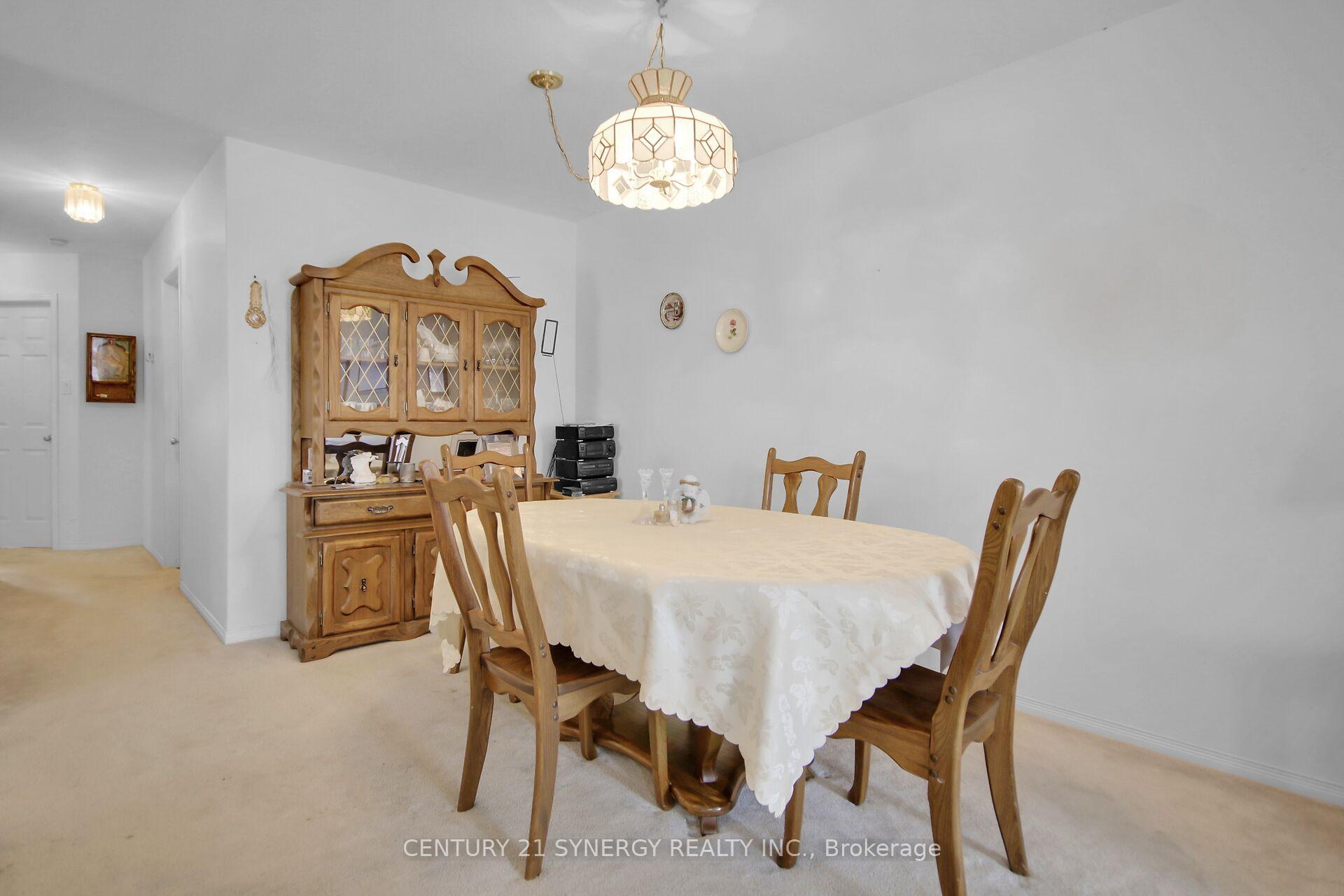 Photo 7 of 22 Splinter Crescent, Ottawa, Fairfield Heights — HOMEH
