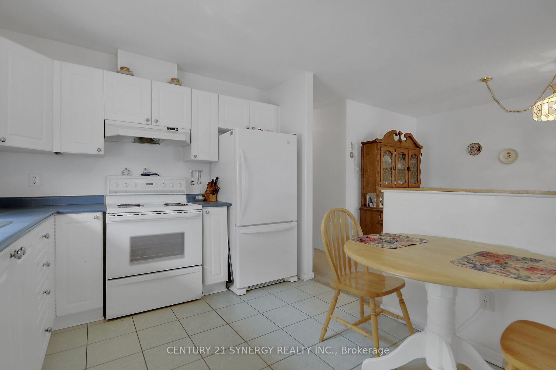 Photo 17 of 22 Splinter Crescent, Ottawa, Fairfield Heights — HOMEH