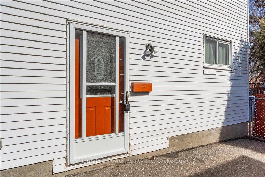 Photo 3 of 14 Upton Crescent, Guelph, Grange Road — HOMEH