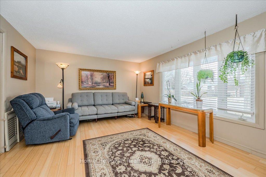 Photo 5 of 14 Upton Crescent, Guelph, Grange Road — HOMEH
