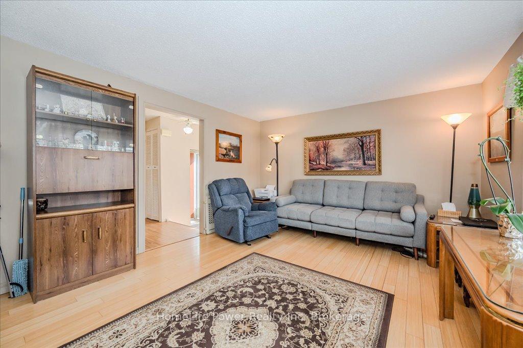 Photo 6 of 14 Upton Crescent, Guelph, Grange Road — HOMEH
