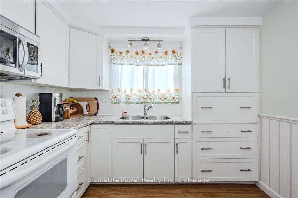 Photo 10 of 14 Upton Crescent, Guelph, Grange Road — HOMEH
