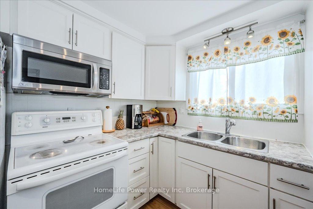 Photo 11 of 14 Upton Crescent, Guelph, Grange Road — HOMEH