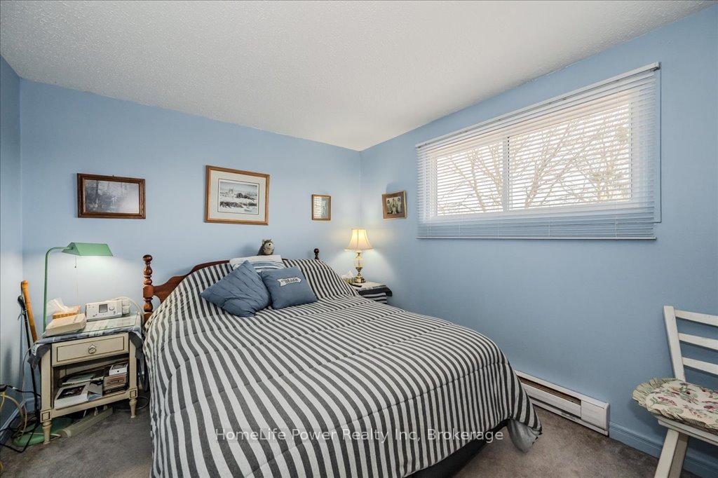 Photo 15 of 14 Upton Crescent, Guelph, Grange Road — HOMEH