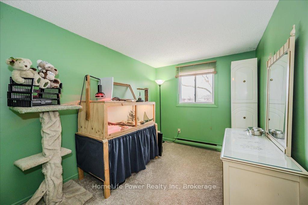 Photo 19 of 14 Upton Crescent, Guelph, Grange Road — HOMEH