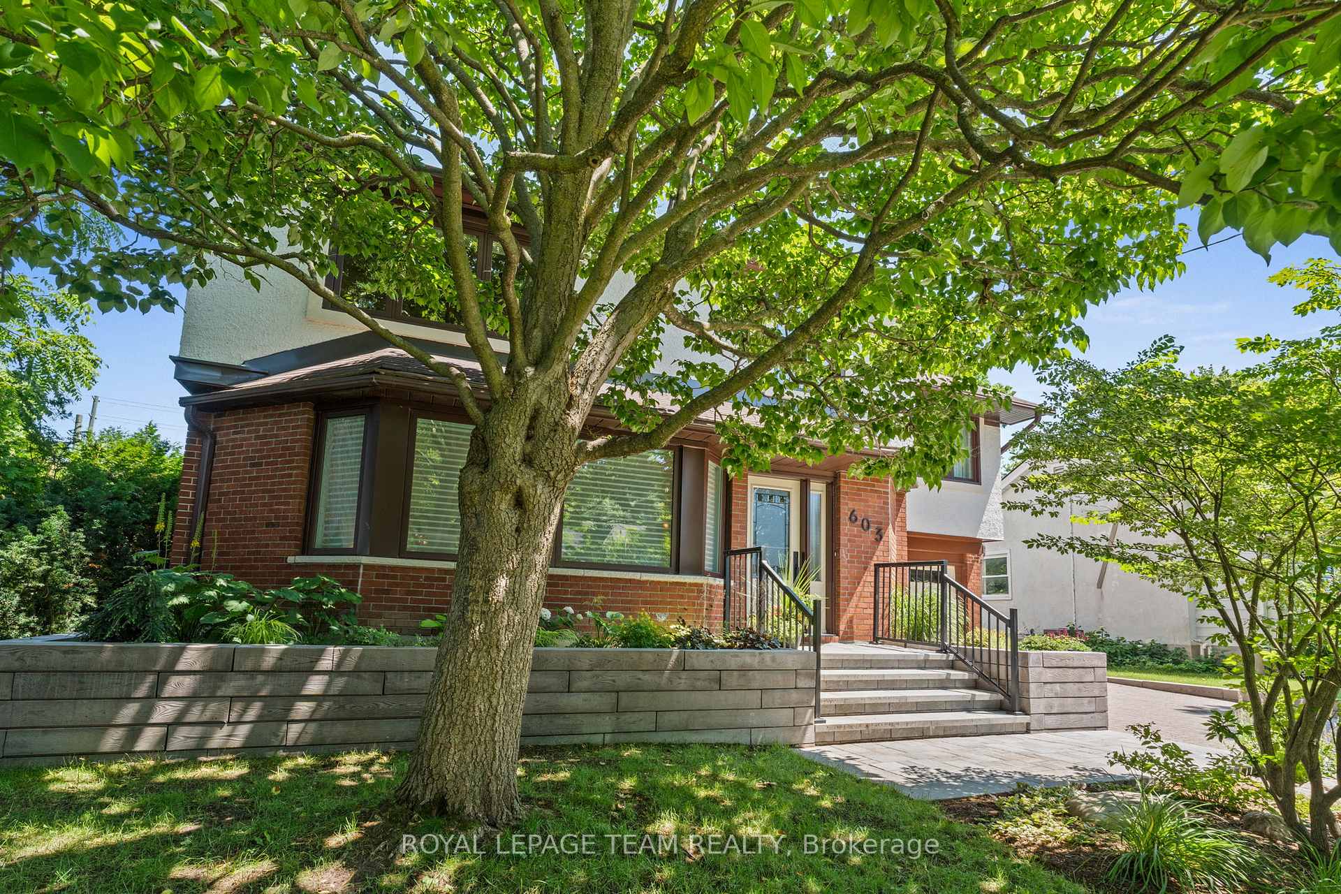 Photo 2 of 603 Edison Avenue, Ottawa, McKellar/Highland — HOMEH