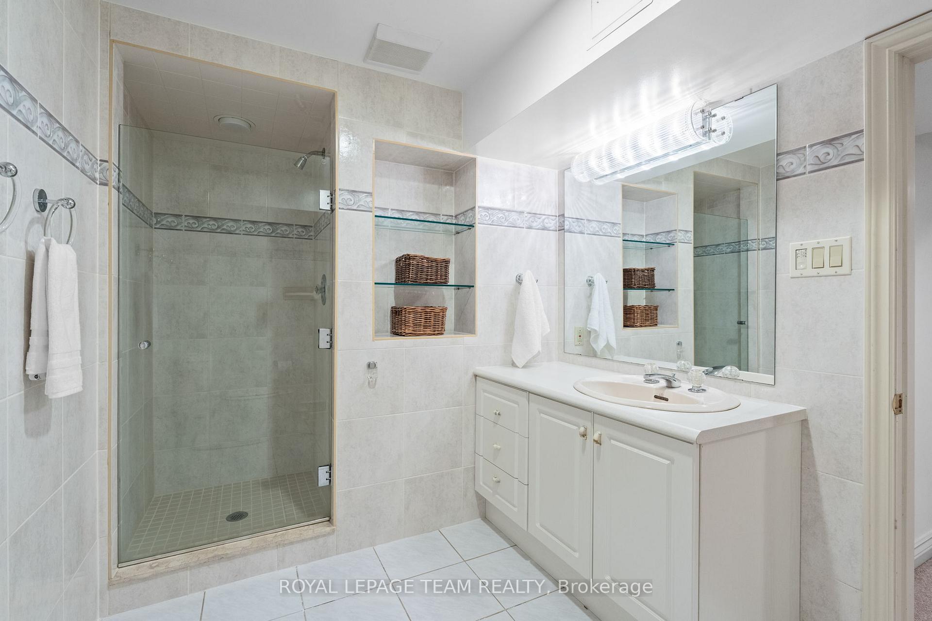 Photo 34 of 603 Edison Avenue, Ottawa, McKellar/Highland — HOMEH