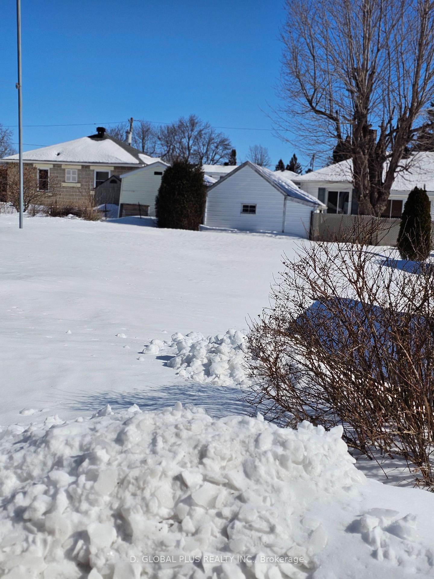 Photo 3 of 517 Gloucester St. N Street S, Cornwall — HOMEH