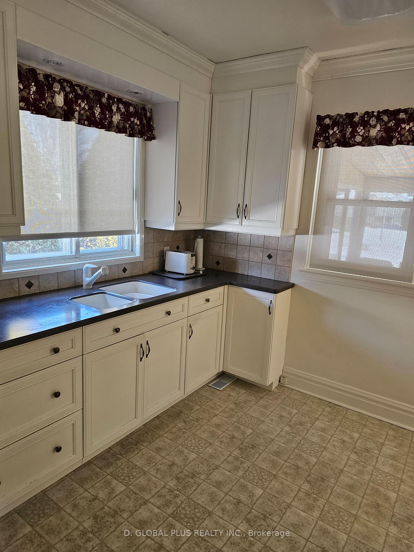 Photo 6 of 517 Gloucester St. N Street S, Cornwall — HOMEH