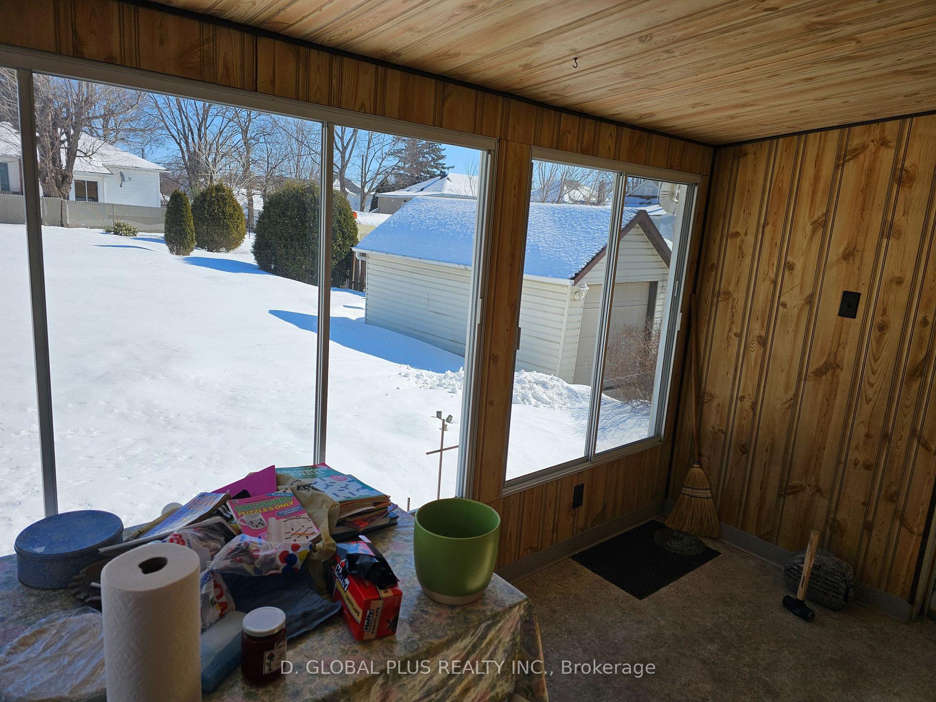 Photo 13 of 517 Gloucester St. N Street S, Cornwall — HOMEH
