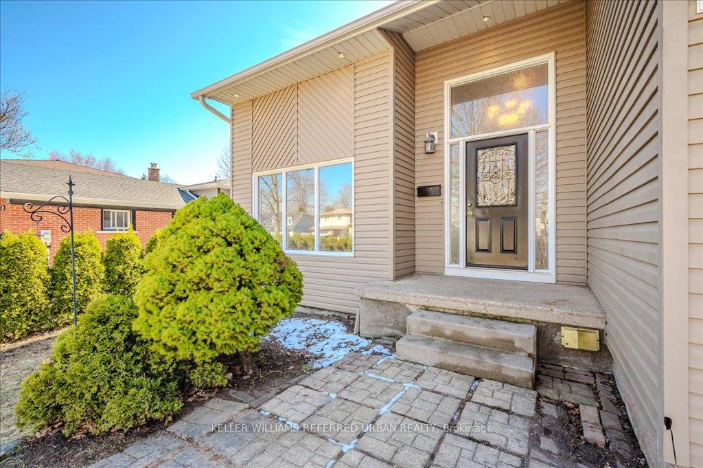 Photo 5 of 284 West Acres Drive, Guelph, Willow West/Sugarbush/West Acres — HOMEH