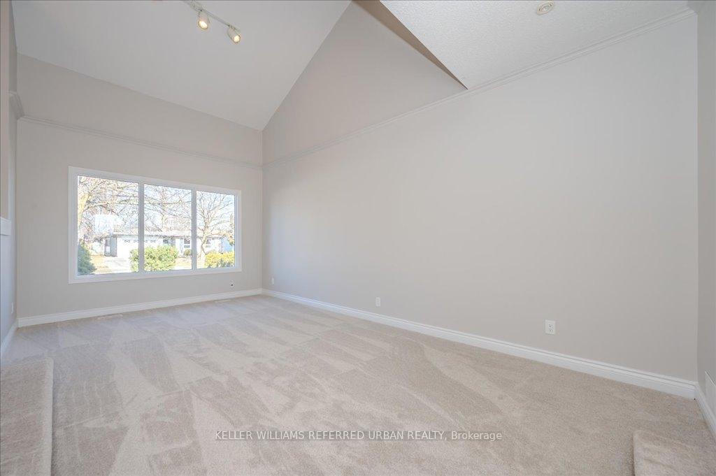 Photo 7 of 284 West Acres Drive, Guelph, Willow West/Sugarbush/West Acres — HOMEH