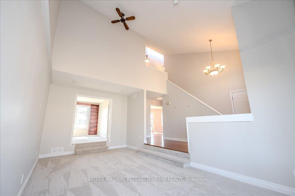 Photo 10 of 284 West Acres Drive, Guelph, Willow West/Sugarbush/West Acres — HOMEH