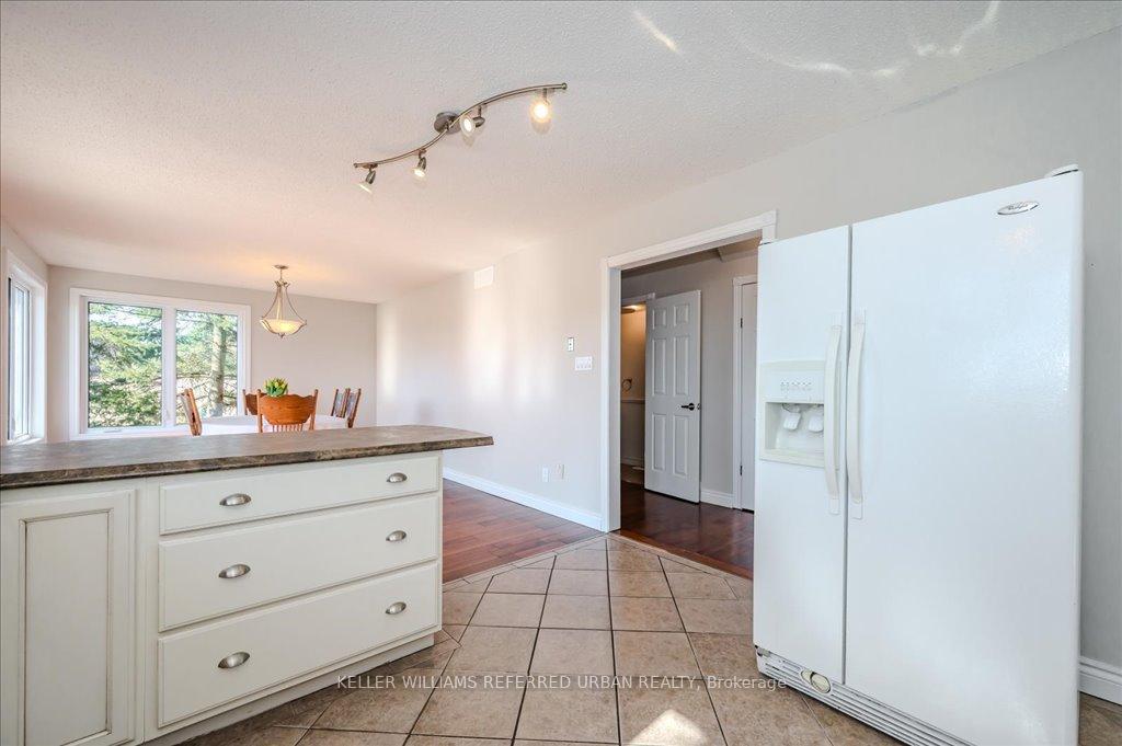 Photo 17 of 284 West Acres Drive, Guelph, Willow West/Sugarbush/West Acres — HOMEH