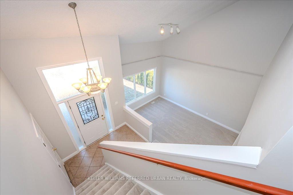 Photo 23 of 284 West Acres Drive, Guelph, Willow West/Sugarbush/West Acres — HOMEH