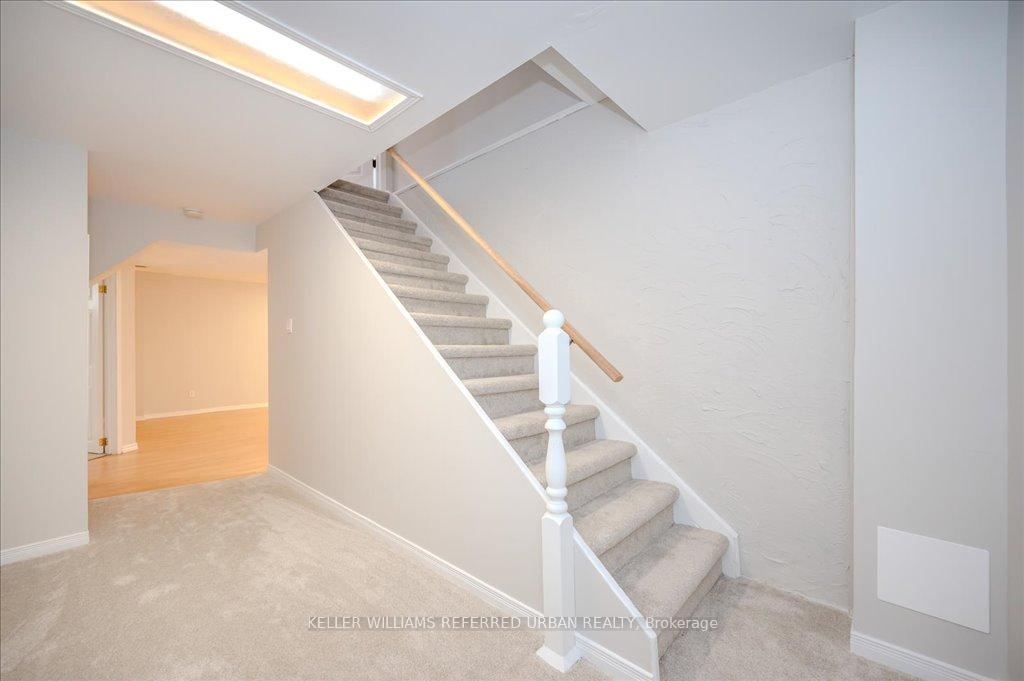 Photo 35 of 284 West Acres Drive, Guelph, Willow West/Sugarbush/West Acres — HOMEH