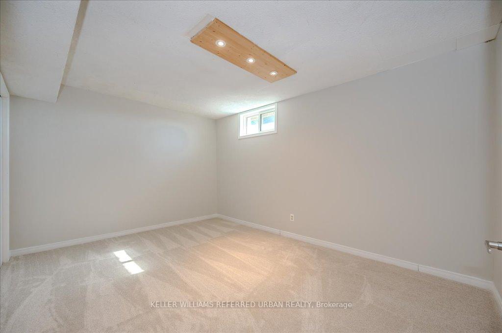Photo 38 of 284 West Acres Drive, Guelph, Willow West/Sugarbush/West Acres — HOMEH