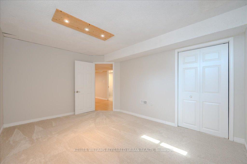Photo 39 of 284 West Acres Drive, Guelph, Willow West/Sugarbush/West Acres — HOMEH