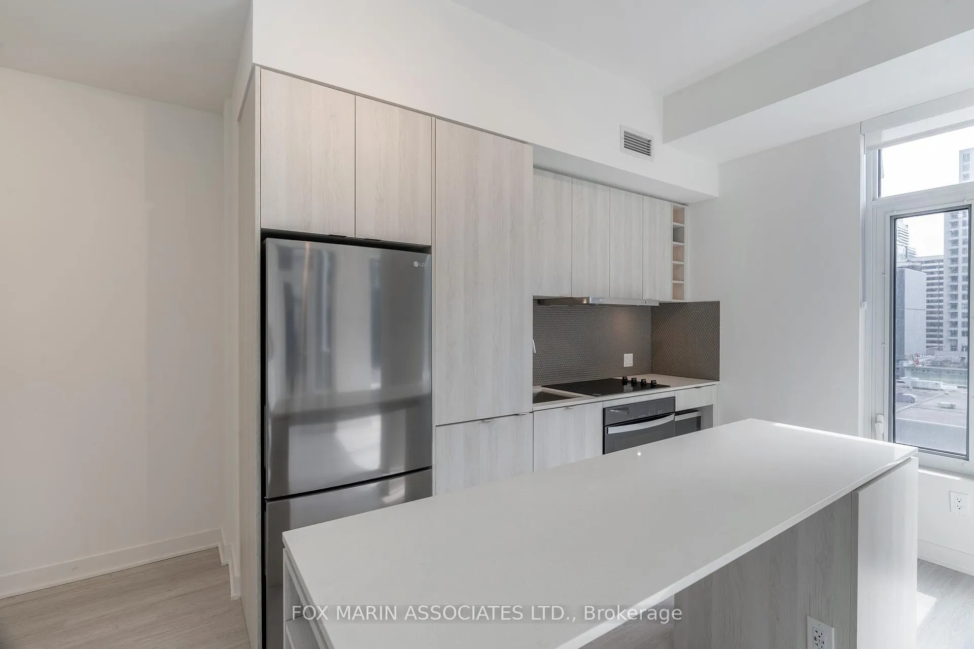 Front of Unit 513, 11 Yorkville Avenue