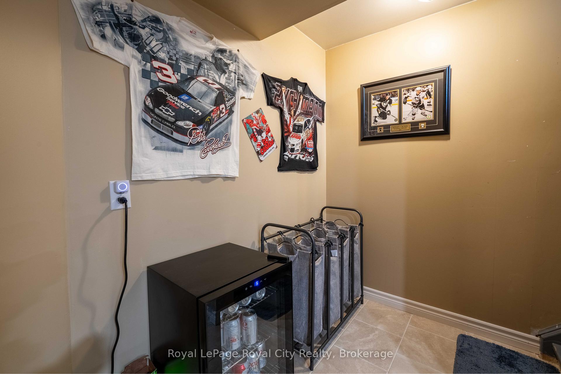 Photo 20 of 6 Troy Crescent, Guelph, Grange Road — HOMEH