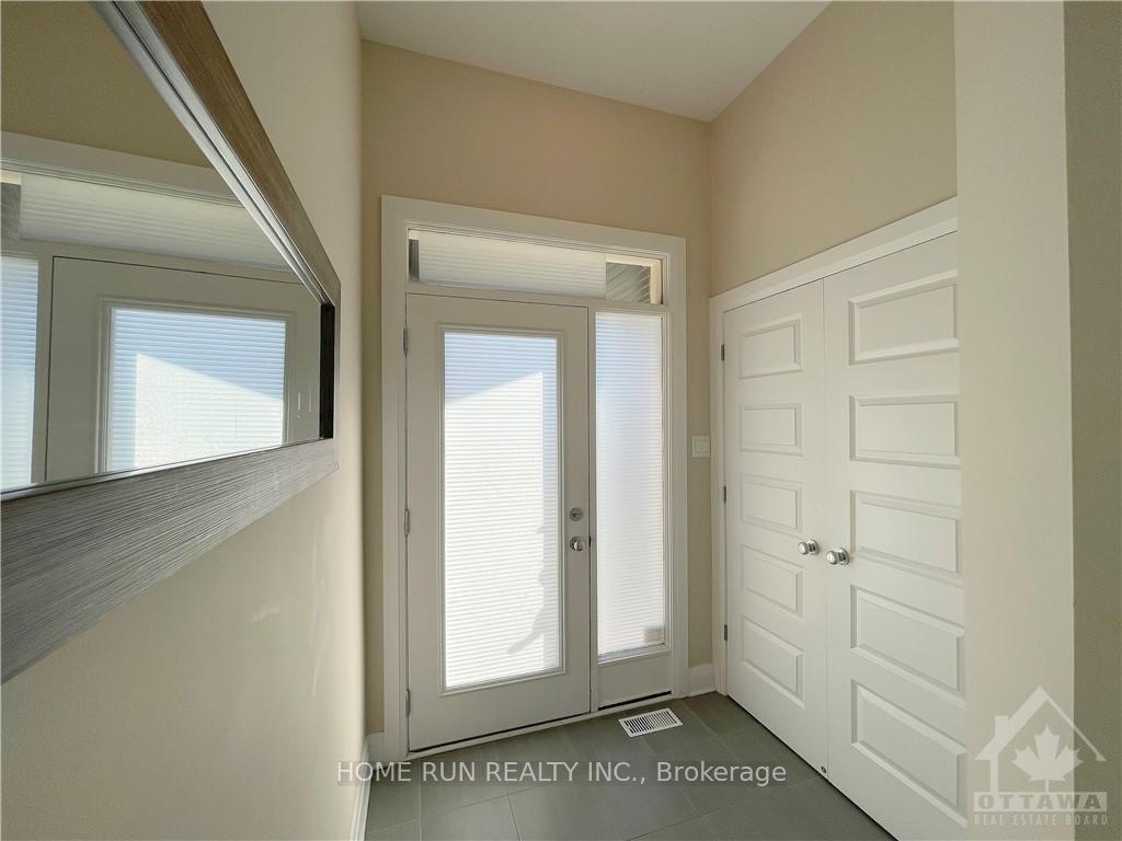 Photo 3 of 959 Cobble Hill Drive, Ottawa, Barrhaven - Cedargrove/Fraserdale — HOMEH