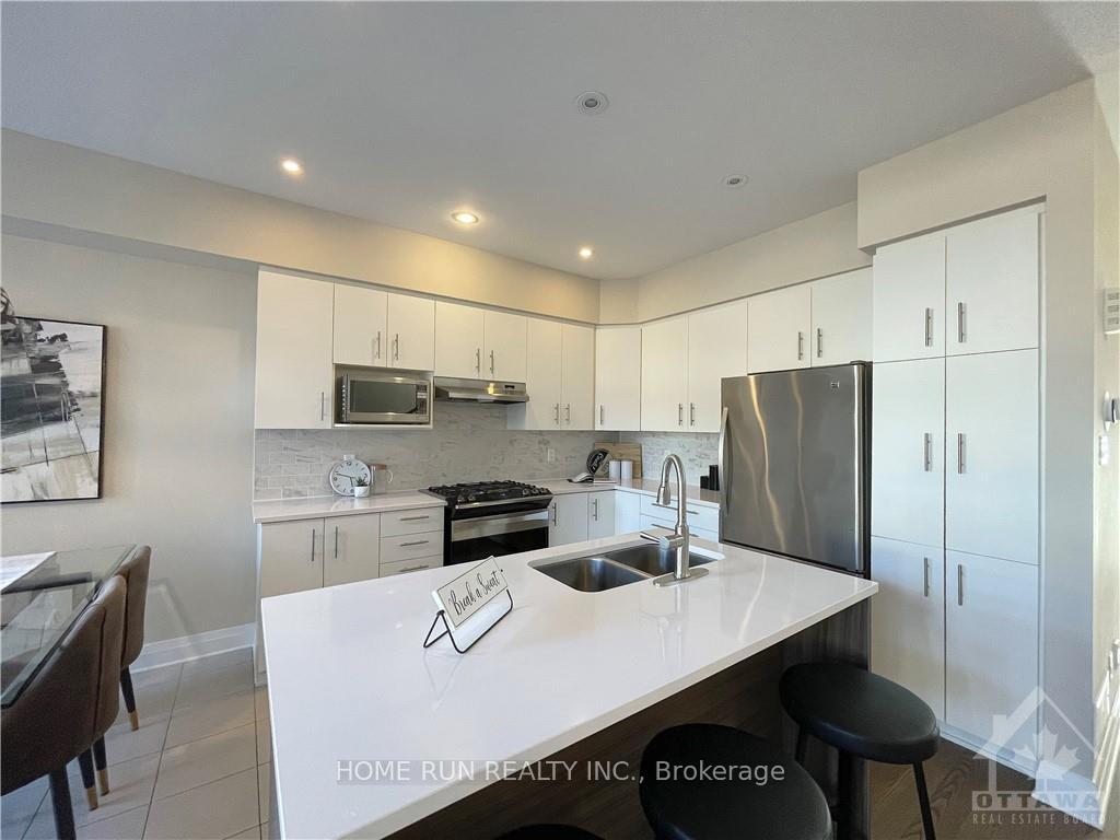 Photo 12 of 959 Cobble Hill Drive, Ottawa, Barrhaven - Cedargrove/Fraserdale — HOMEH