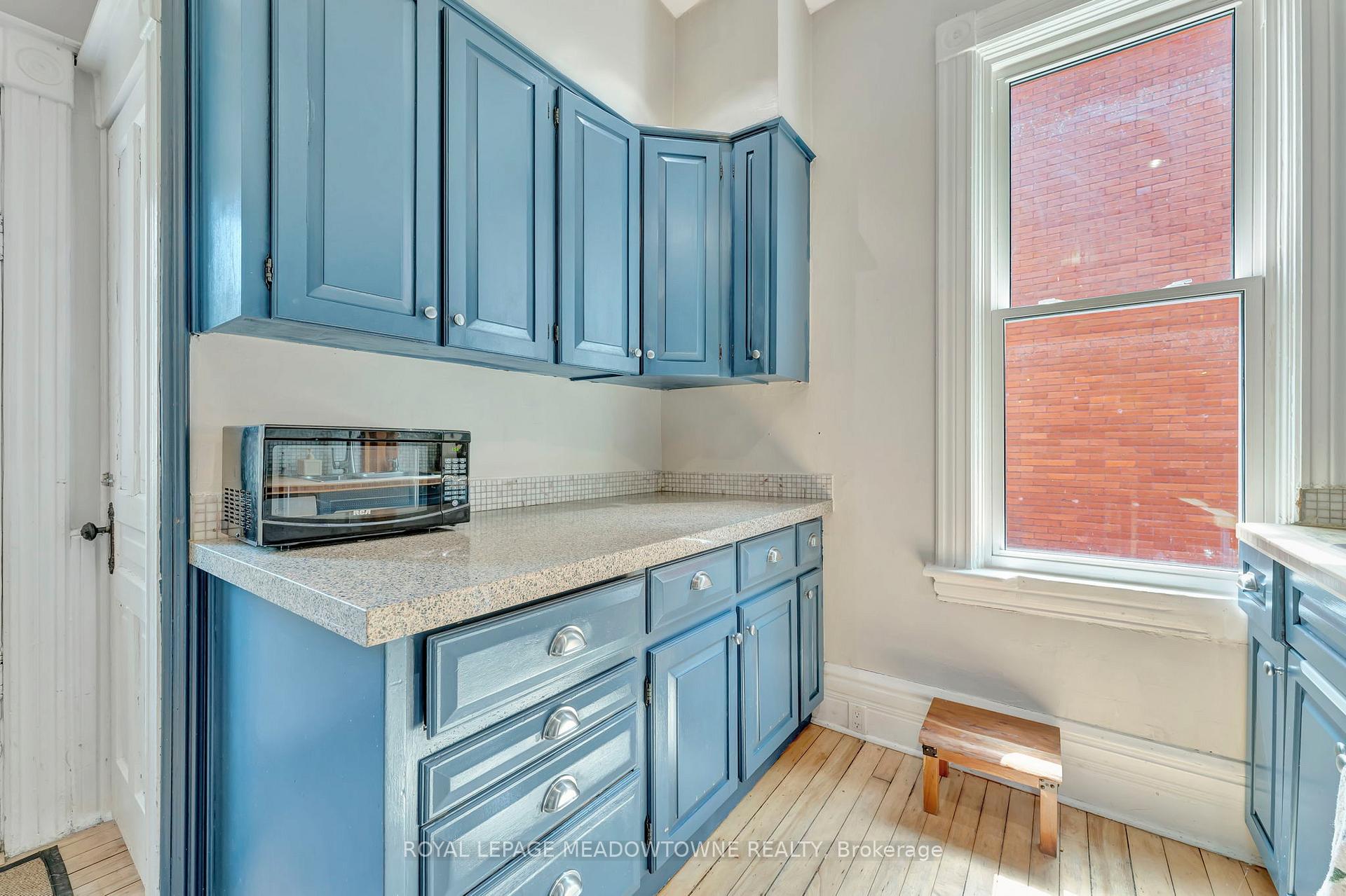Photo 11 of 26 Edwin Street, Guelph, Exhibition Park — HOMEH