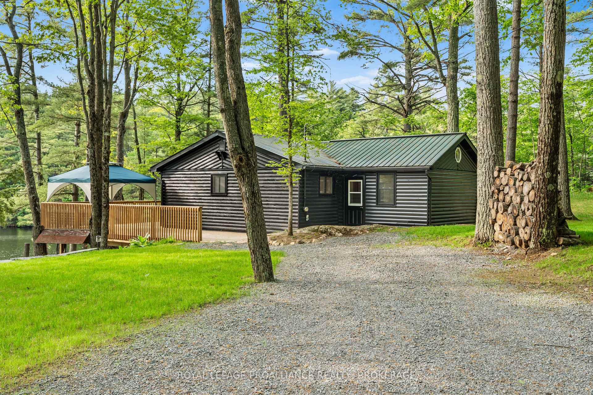 Photo 2 of 55 Oak Shores Crescent, Frontenac, Frontenac South — HOMEH