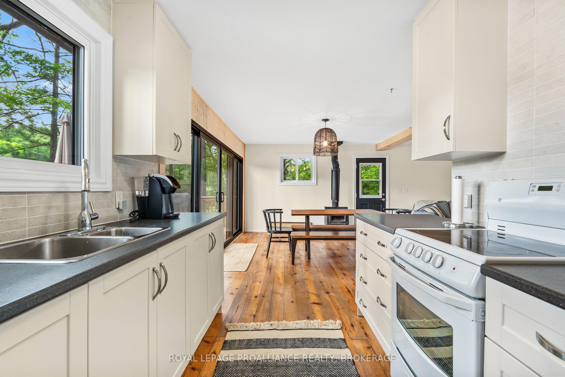 Photo 14 of 55 Oak Shores Crescent, Frontenac, Frontenac South — HOMEH