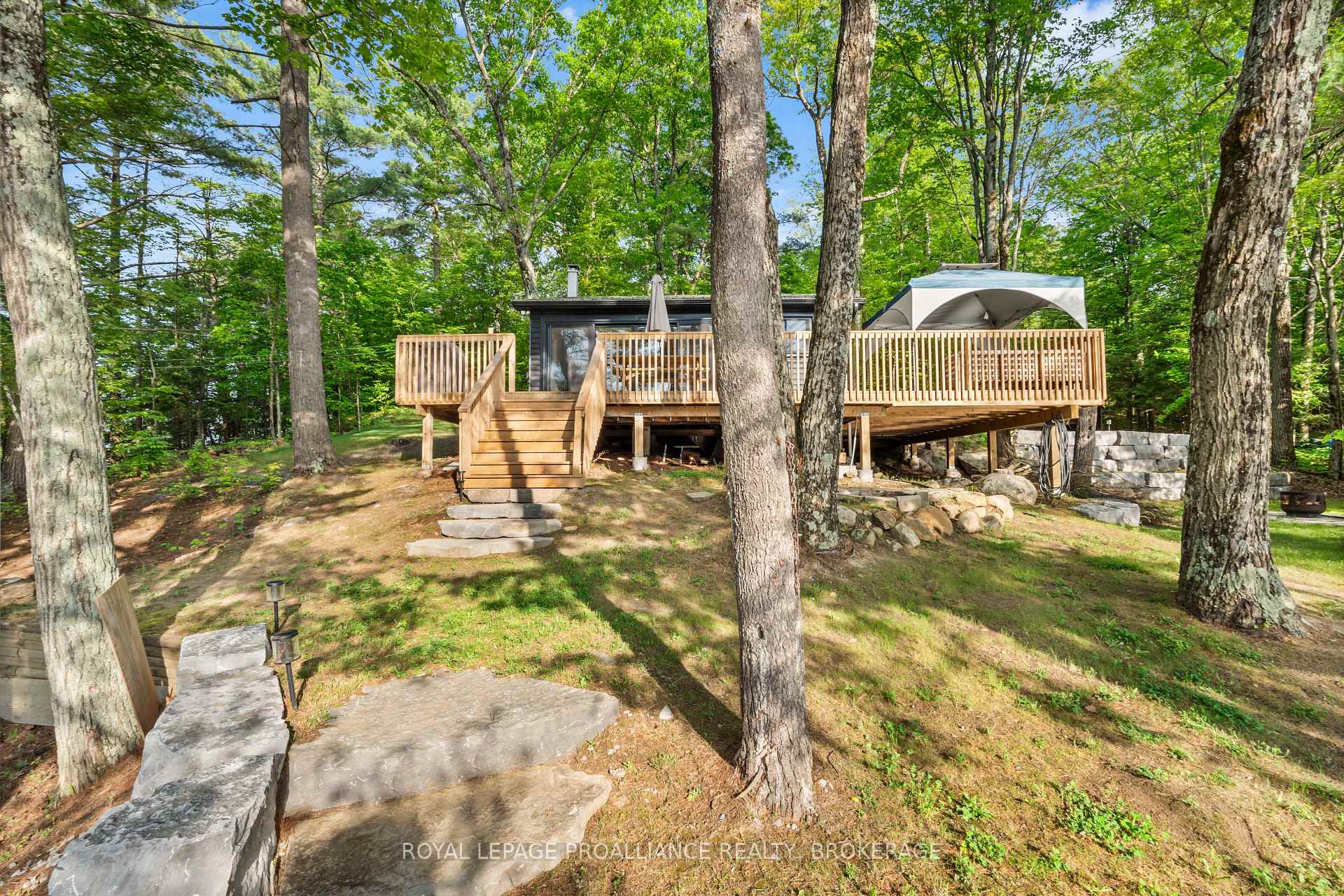 Photo 28 of 55 Oak Shores Crescent, Frontenac, Frontenac South — HOMEH