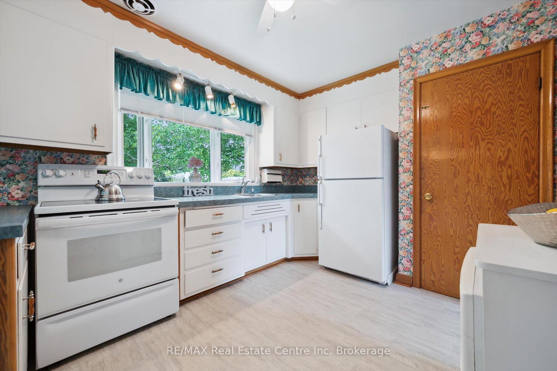 Photo 6 of 12 Gladstone Avenue, Guelph, Riverside Park — HOMEH