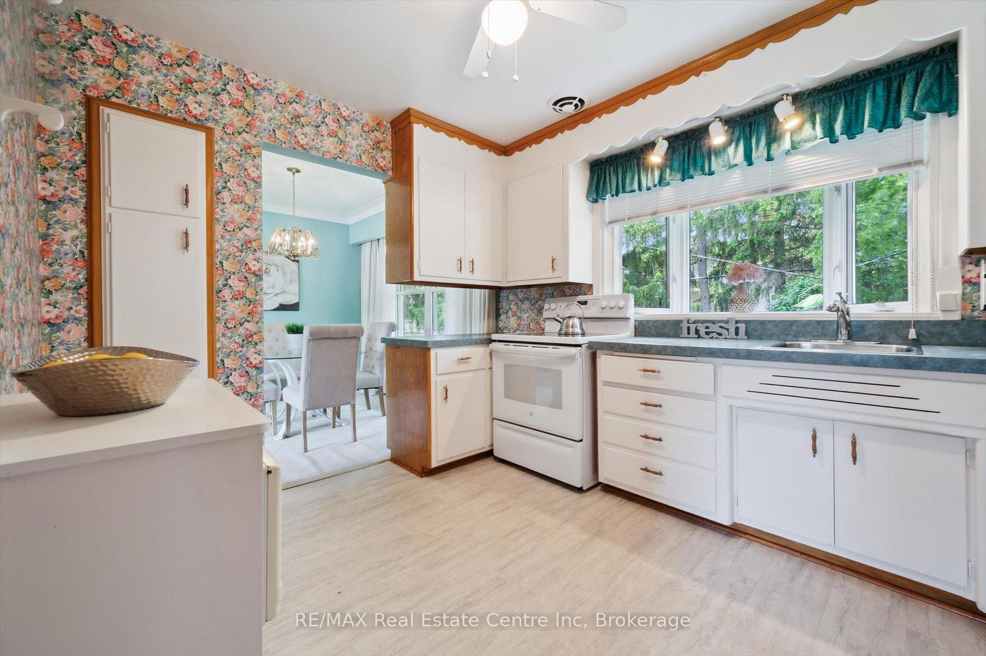 Photo 7 of 12 Gladstone Avenue, Guelph, Riverside Park — HOMEH
