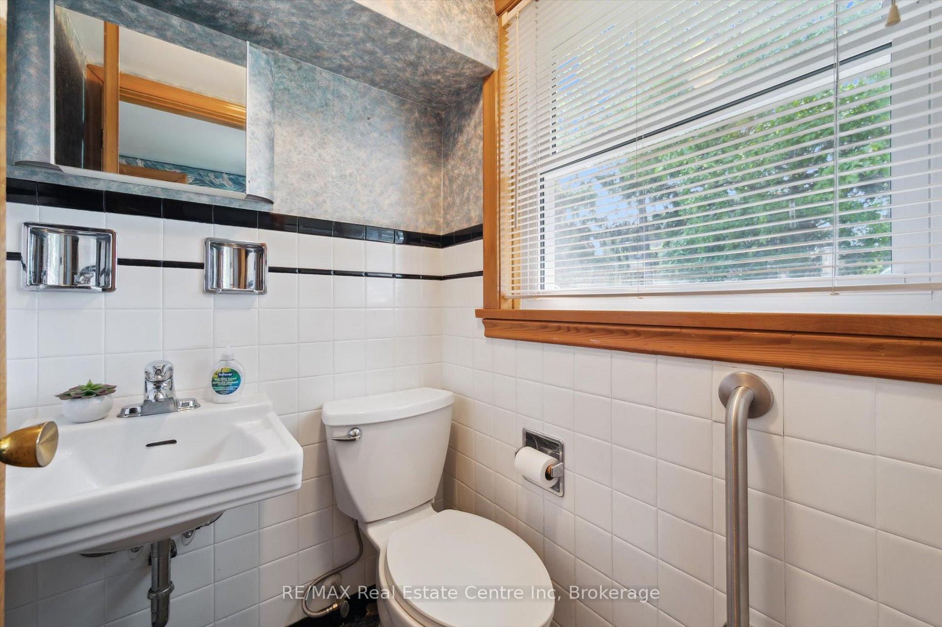Photo 13 of 12 Gladstone Avenue, Guelph, Riverside Park — HOMEH