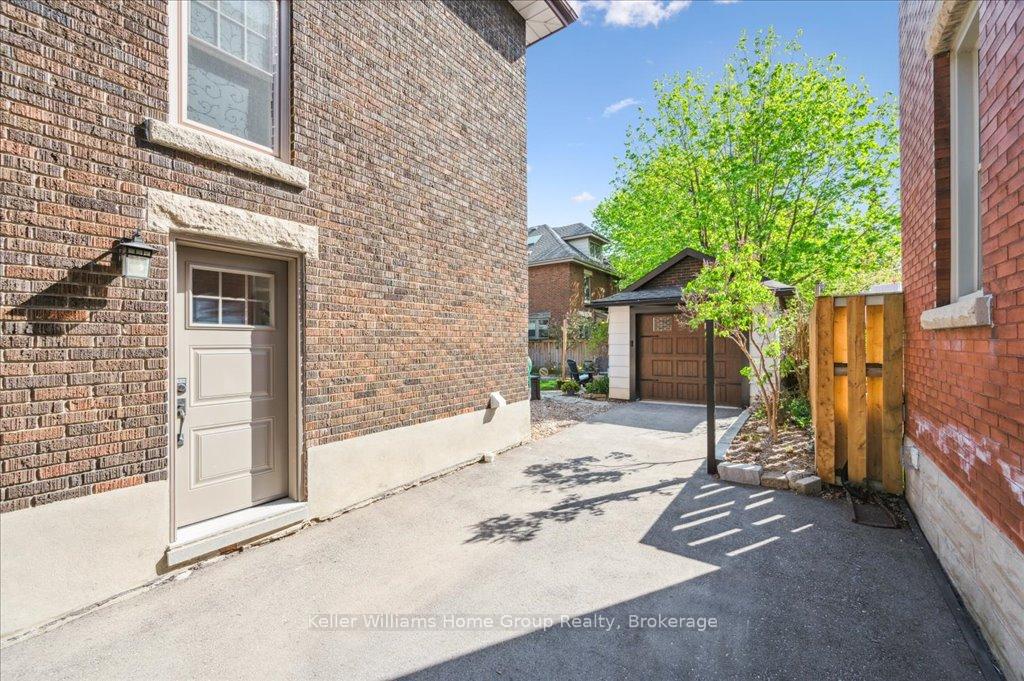 Photo 28 of 18 Central Street, Guelph, Exhibition Park — HOMEH