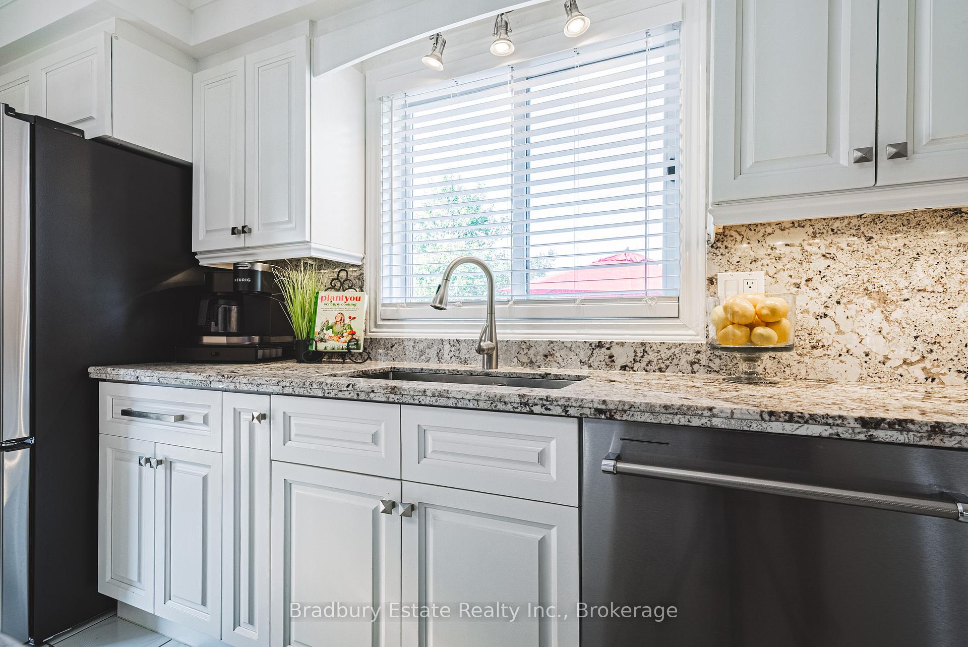Photo 15 of 176 Highland Road W, Hamilton, Stoney Creek Mountain — HOMEH