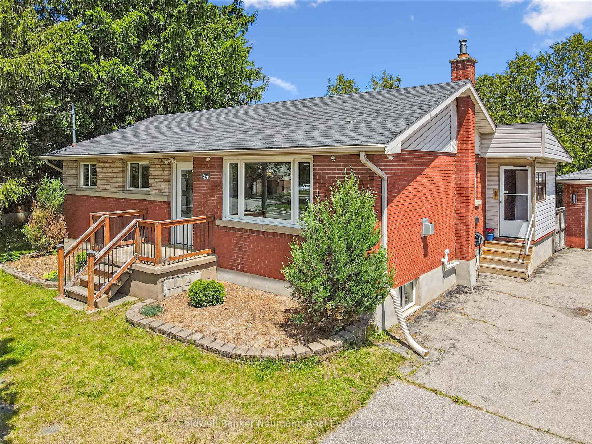 Photo 1 of 43 Silvercreek Parkway N, Guelph, Junction/Onward Willow — HOMEH