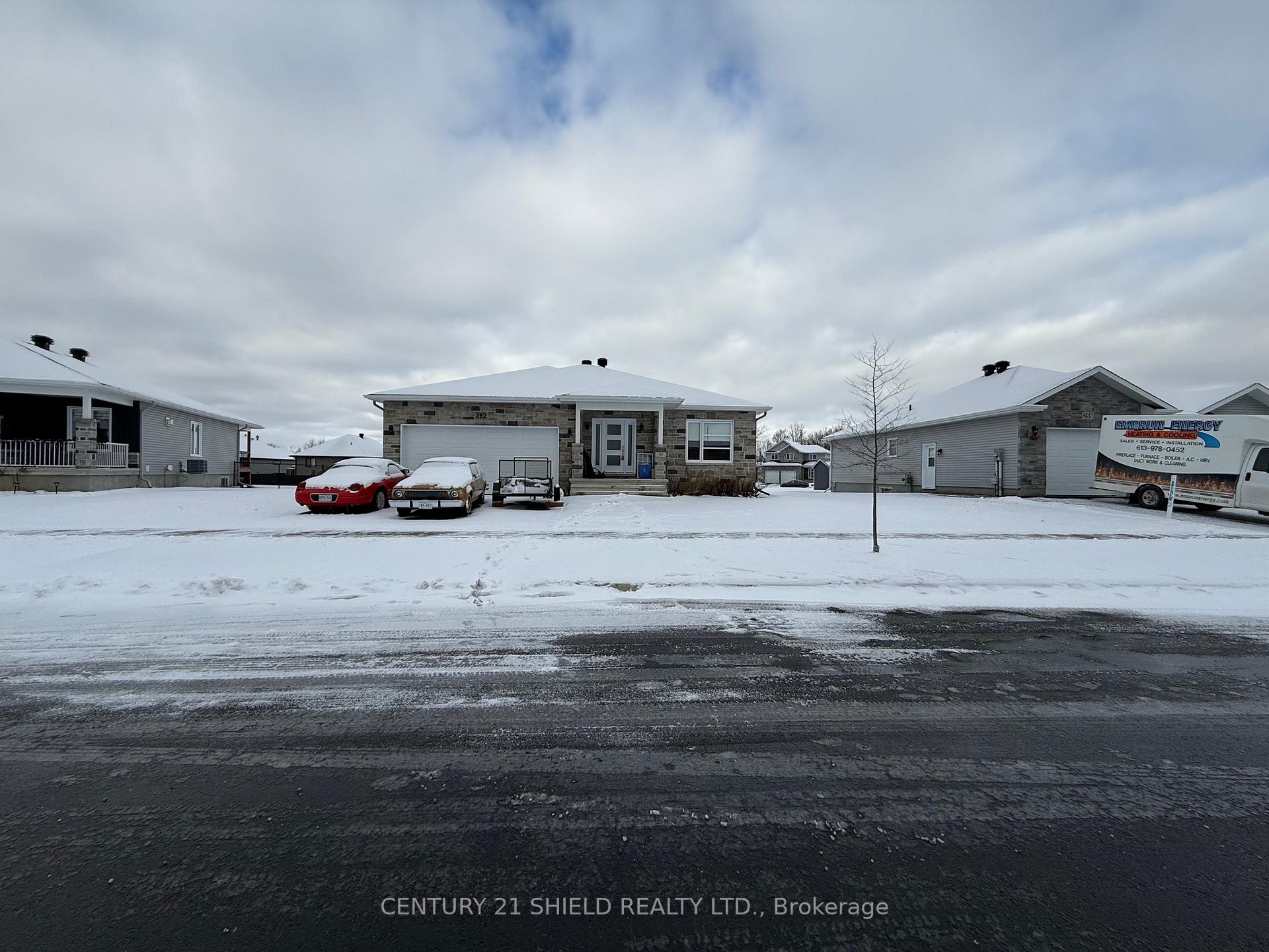 Photo 2 of 292 Gillis Avenue, Cornwall — HOMEH