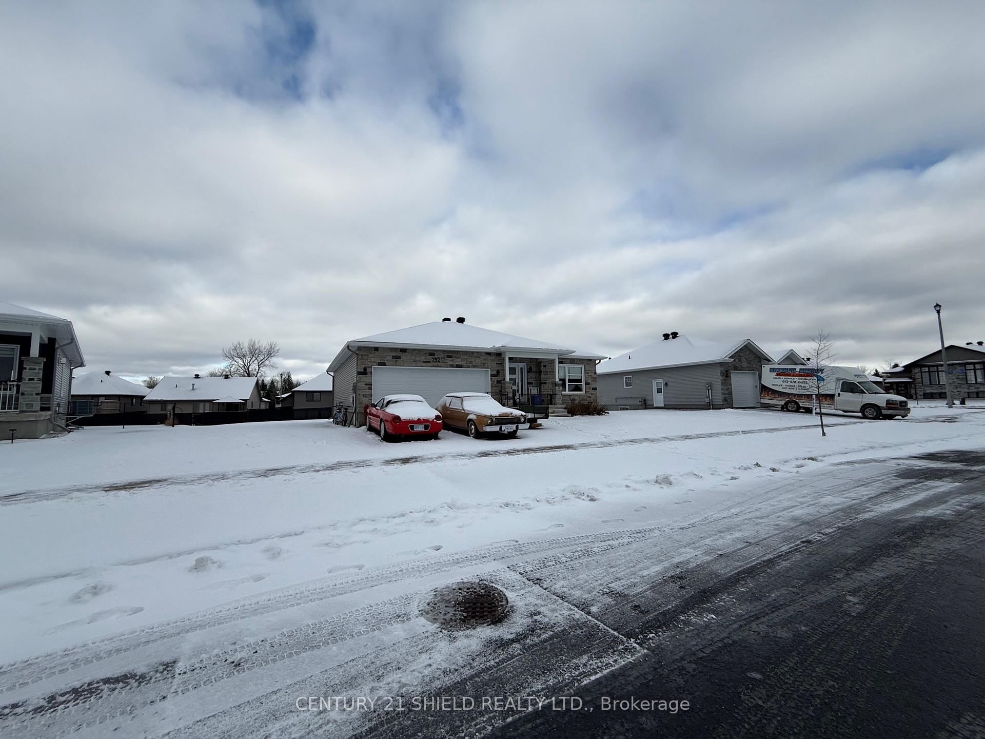 Photo 3 of 292 Gillis Avenue, Cornwall — HOMEH