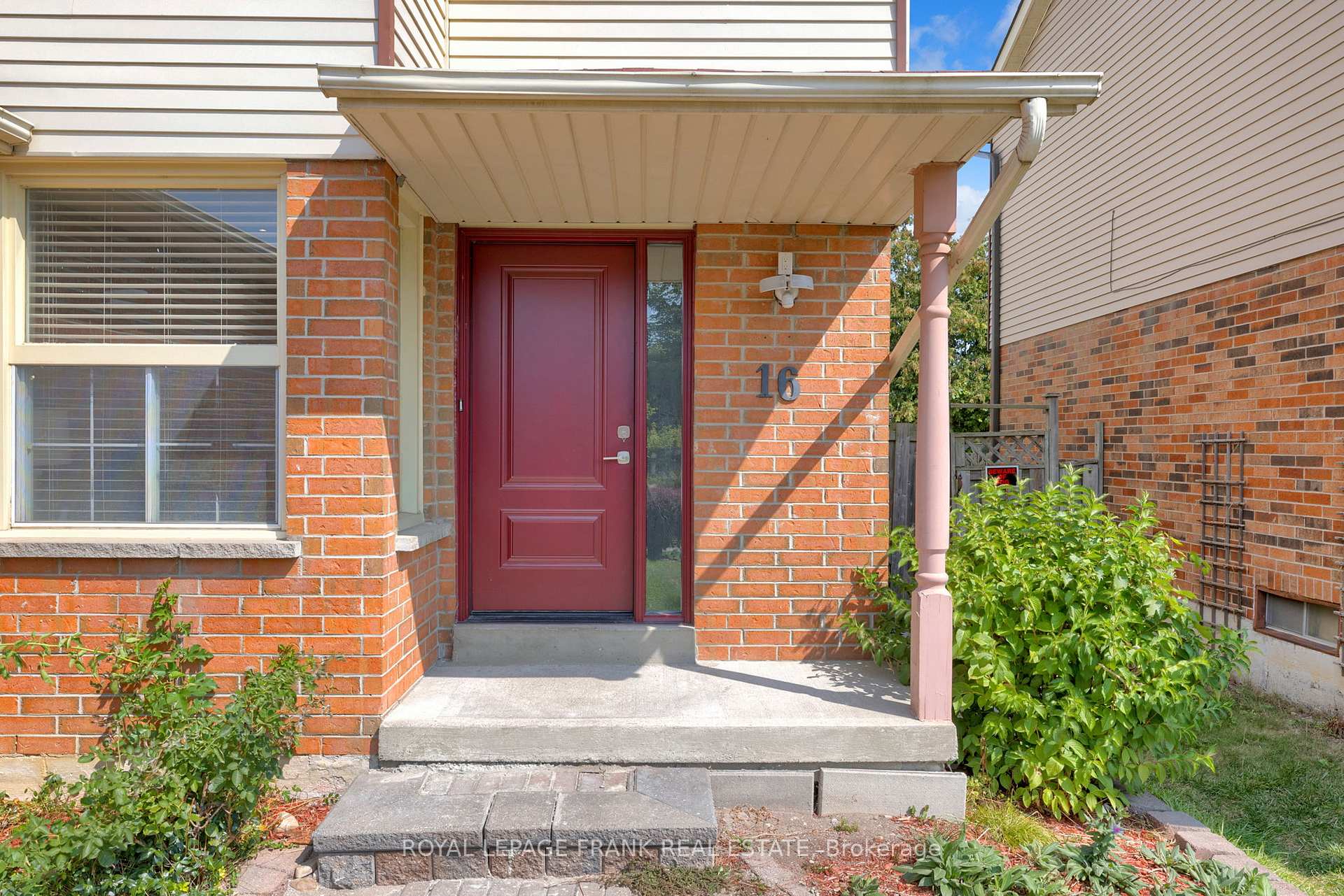 Photo 3 of 16 Reed Drive, Ajax, Central — HOMEH