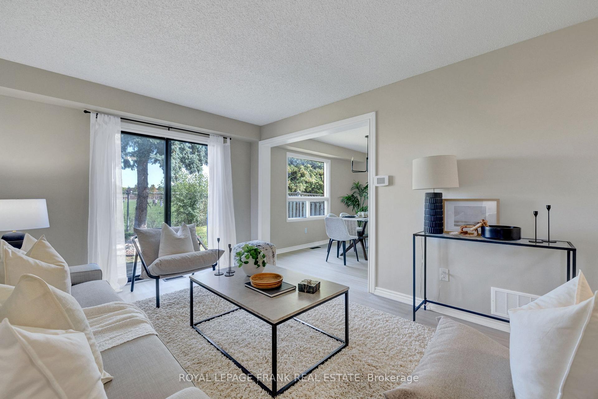 Photo 7 of 16 Reed Drive, Ajax, Central — HOMEH